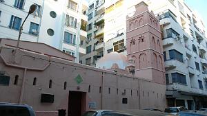 ORAN MARS 2012 42 Vieille Mosquee , angle Bd Laurent Fouque et rue Besancon . Pres du Front de mer